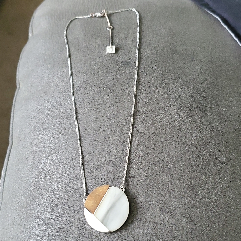 J. Jill Wood & White Resin Pendant Necklace | Modern Minimalist - Picture 4 of 5